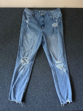 Junior's No Boundaries Ripped Skinny Jeans Size 15